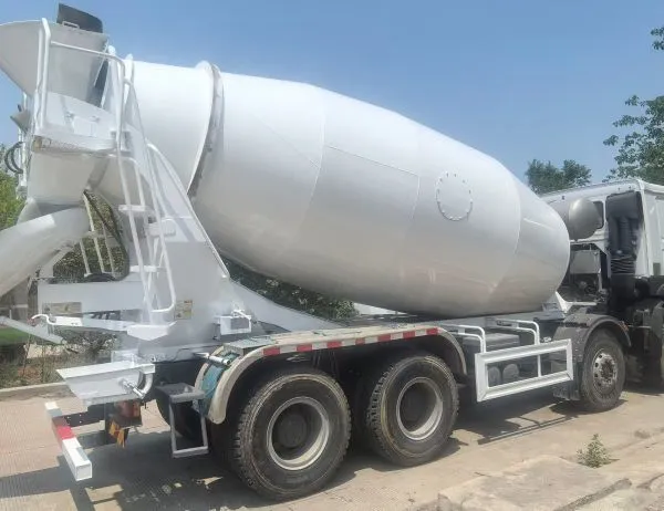 Sinotruk Howo 8*4 Big Volume Mixer Truck photo-5