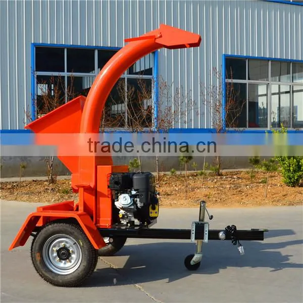 2015 Hot Sale!!!! Chinese Wood Chips Log Making Machine 13.5HP Wood Chipper Attached on Trailor photo-4