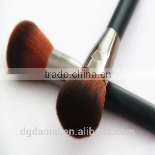 DANIWER Private Label Cosmetics Blusher Brush Wholesale photo-4