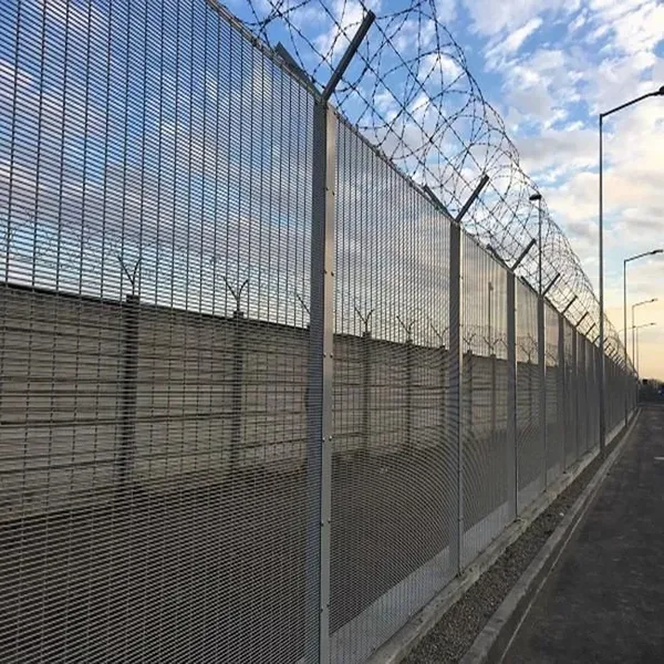 358 Anti Climb Fence With Welded Joints and 3mm Frame Thickness photo-3