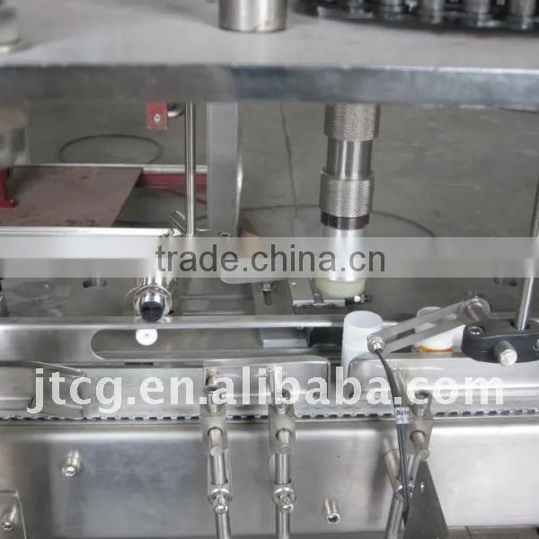 Semi-automatic Automatic Plastic Cap Screwing Machine photo-2