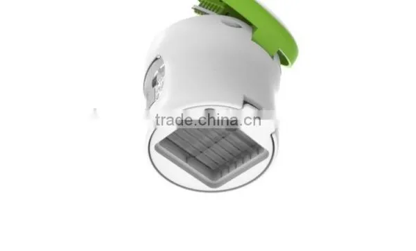 2015 New Arrival 3 in 1 Plastic Garlic Chopper Garlic Press photo-5