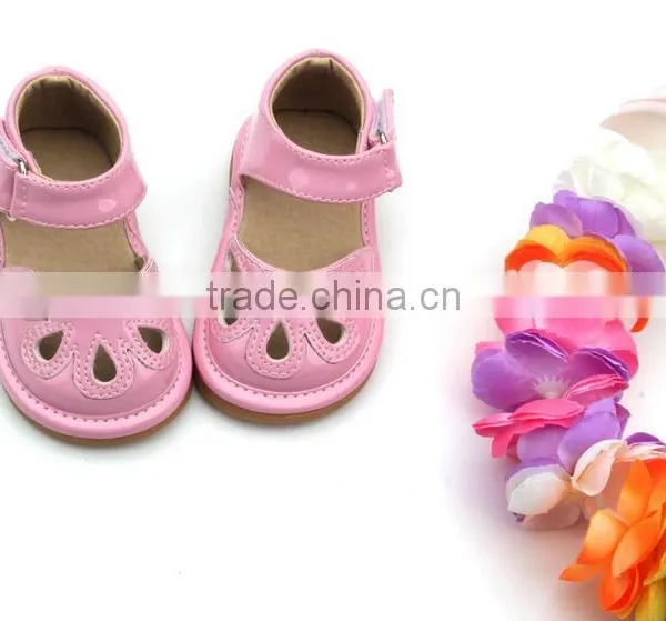 Manufacture 2016 New Arrival OEM Custom Leather Cute Newborn Squeaky Shoes Baby Girl Sandals photo-3