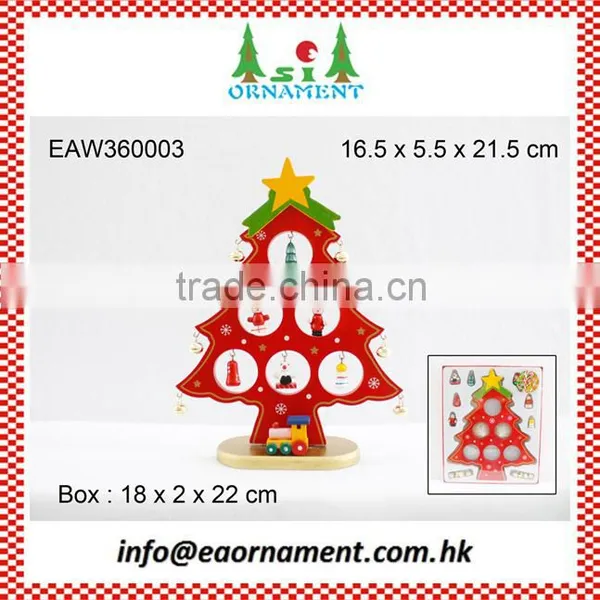 Red Christmas Tree Ornament of Wooden Christmas Decoration