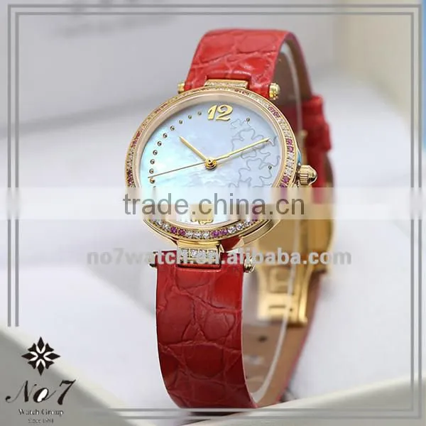 Gold Folwer Leather Shellfish Quartz Watch photo-2