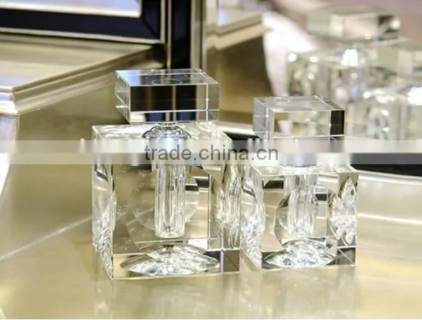 2016 Fashionable & Noble Design Crystal Perfume Bottle in Crown Design photo-3