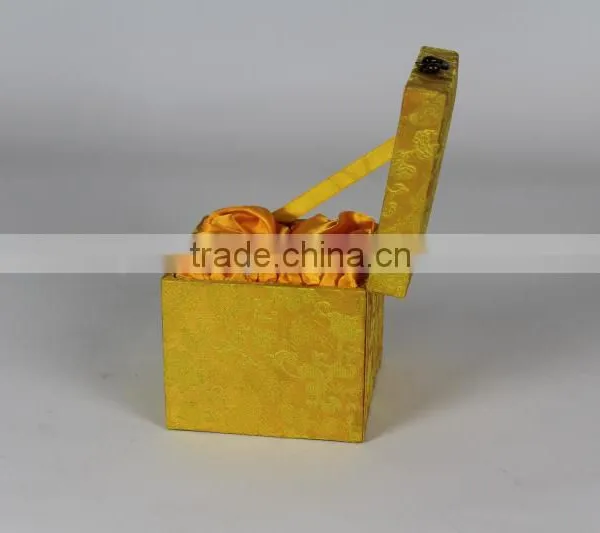 Fabric and Wooden Perfume Box photo-4
