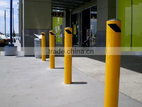 Wrought Iron Powder Coated Traffic Bollard photo-5