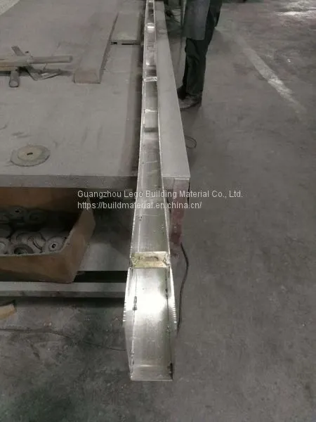 Original Ecological Wood Grain Curved Aluminum Square Pass Exhibition Center Supplier photo-3