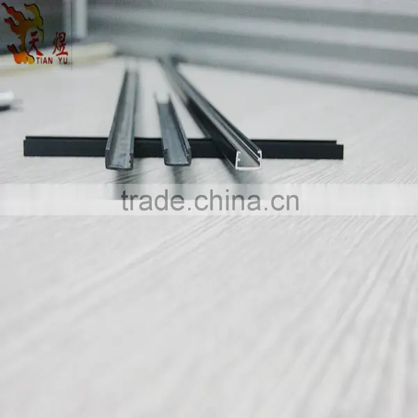 OEM Extruded Plastic Protective Strip photo-3