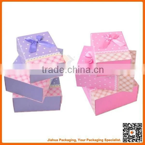 Delicate Flat Folding Gift Box With Ribbon photo-4