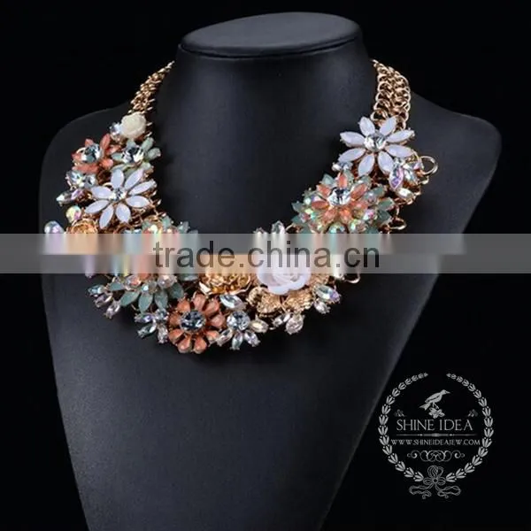High Quality Vintage Rhinestone Flower Chunky Statement Necklace Tin Alloy Fashion Women Pendant Necklace 6390060 photo-3