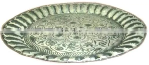 Metallic Embossed Charger Plate