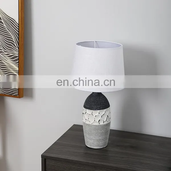 Oriental Elegant Design Hotel Living Room Porcelain Bedside Desk Lamp for Sale photo-3