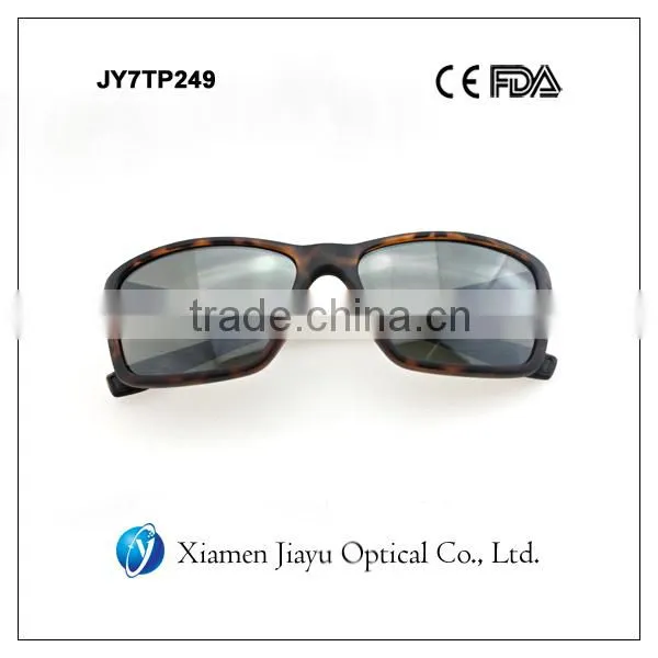 High Quality Classic Fashion Polarized Sunglasses for Men and Woman photo-3