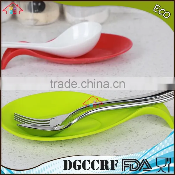 NBRSC Spoon Rest Flexible Silicone Spoon Holder Handle Hole Design for Placing Spoon Without Mess Kitchen Utensils Set of 5 photo-4