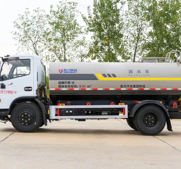 Dongfeng 6X4 4X2 8000 Liters Gallon Sprinkling Spray Vacuum HOWO Delivery Cart Bowser Used Sewage Suction Cummins Tricycle Road Fire Sprinkler Water Tank Truck photo-5