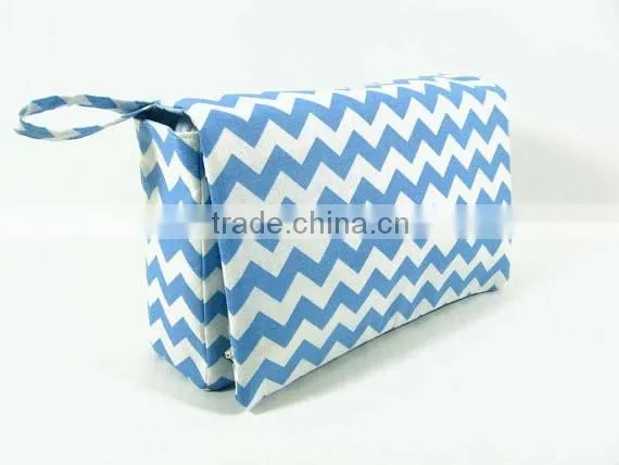 China Factory Personalized 3 in 1 Blue and White Chevron Baby Diaper Bag photo-4