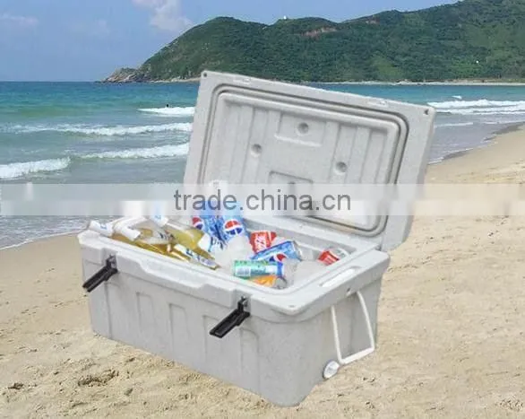 Polythlyene coolers by Rotomold