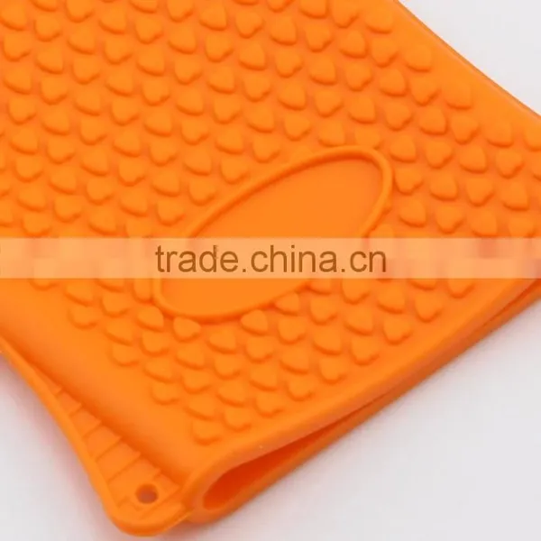 Heart Shaped Orange Silicone Oven Mitt photo-3