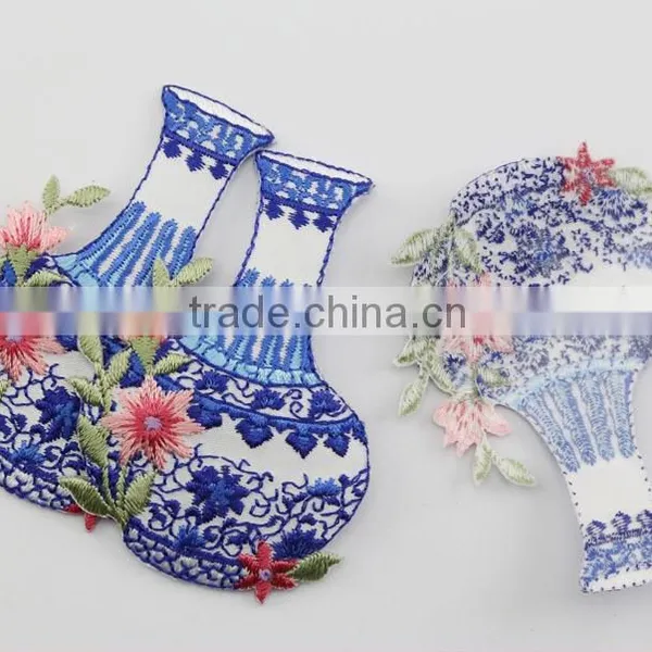 Blue And White Porcelain Embroidery Patch photo-3