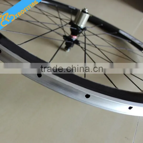 China Carbon Road Wheels for Sale,carbon Fiber Bike Wheels 700c Carbon Fiber Road Bike Wheels photo-2
