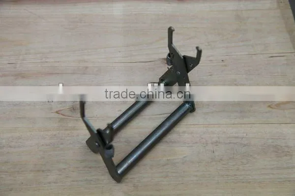 Wholesale Bee Hive Equipment Hive Tool Iron Frame Grip photo-2