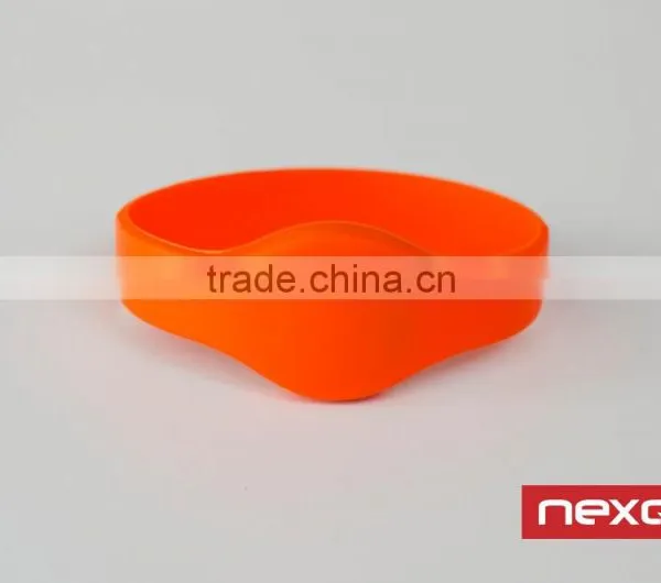 13.56mhz Adjustable Silicone Ntag216 NFC RFID Wristband photo-2