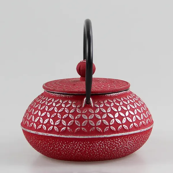 Chinese Factory Price 600ml Vintage Red Four-leaf Clover Pattern Gold Exquisite Cast Iron Tea Kettle Pot Boiling Water Teapot photo-4