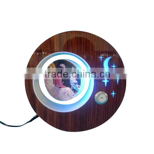 Top Floating Magnetic Rotating Photo Frame photo-2