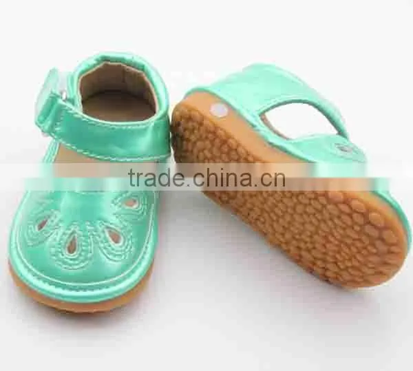 Top Quality Factory Wholesale Summer Sandals Children Squeaky Shoes photo-4