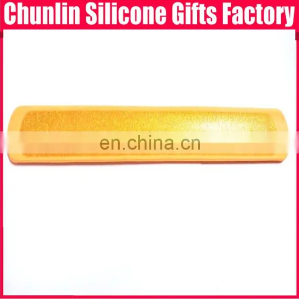 Fashionable Silicone Slap Bracelet With Golden Powder photo-5