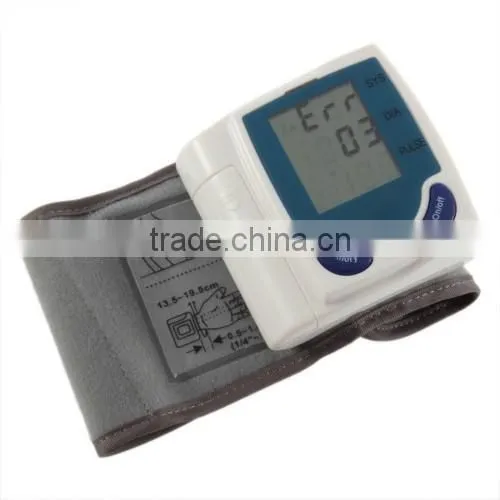 Cheapest Automatic Compression & Decompression Digital Wrist Watch Blood Pressure Monitor With Function Of Pulse Rate Meter photo-2