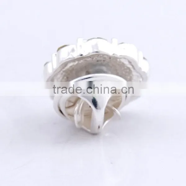 Metal Flower Lapel Pin photo-2