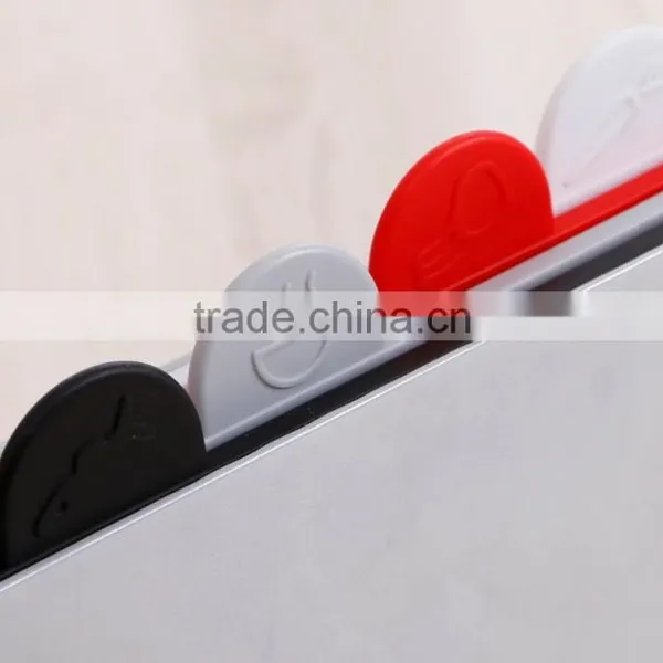 4pcs Plastic Cutting Board Set With Holder for Kitchen photo-5
