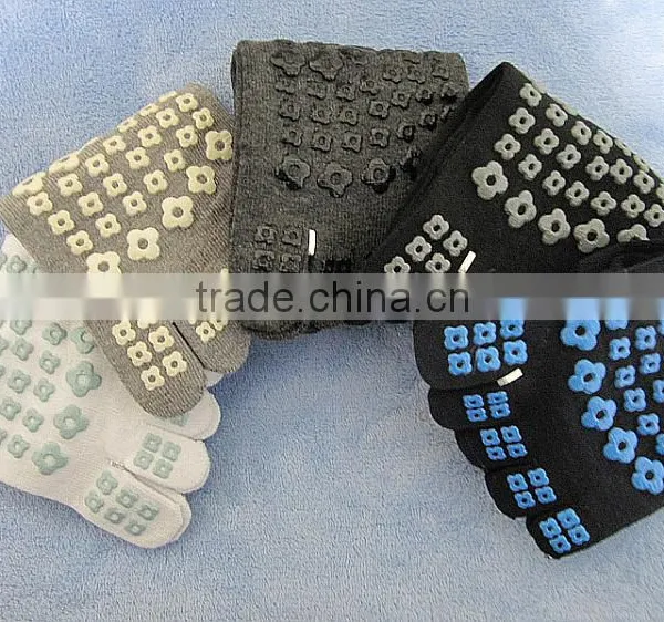 Hot Products! Anti-slip Gym Five Toe Cotton Yoga Socks photo-3
