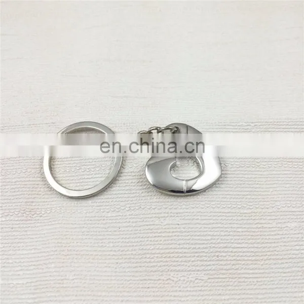 Customized 3D Heart Shape Hollow Keychains photo-3