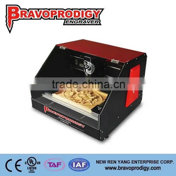 Wood cutting machine with Bravoprodigy