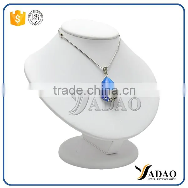 White pu Leather Wooden Neck Bust Show Jewelry Display Trade Show