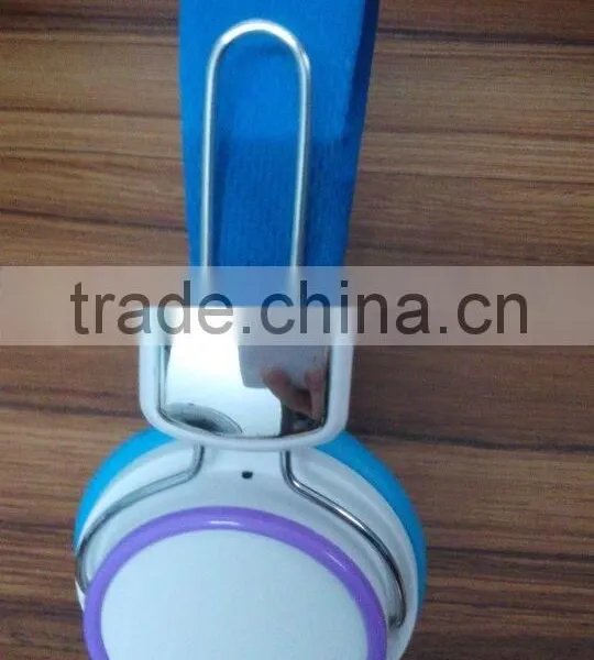 Fashion Stylish Music Headset With Foldable Design for Travelling photo-4