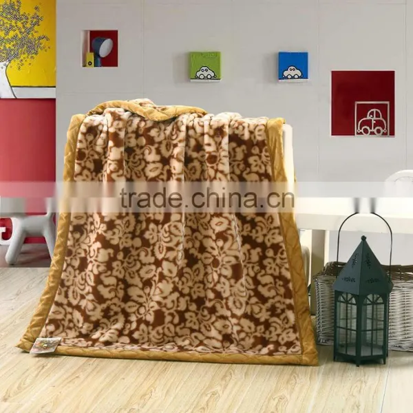 10 Years Experience Fire Retardant Airplane Blanket Suede Fabric Printed Blanket photo-3