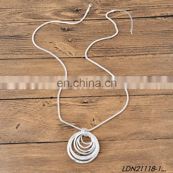 Worn Gold Hammered Loopy Circles Pendant Necklaces photo-2