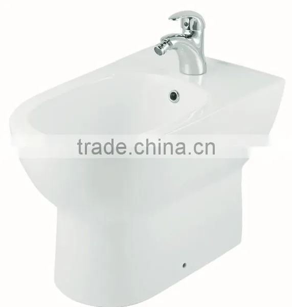 Round ceramic floor Bidet