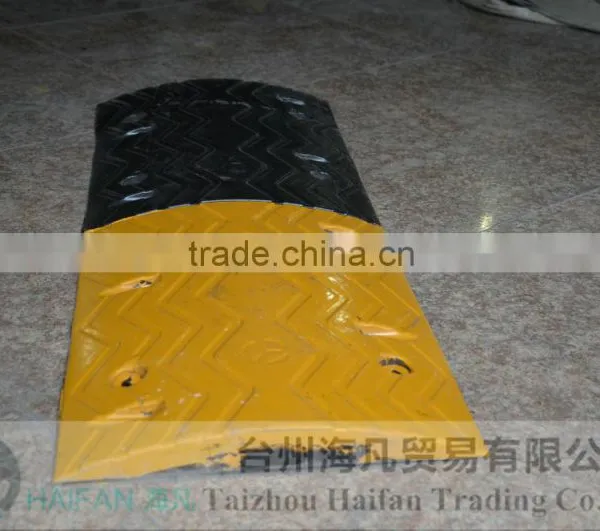 1000*380*50mm High Quality Hot Sell Rubber Speed Hump for Crossing/heavy Strength Rubber Speed Hump Used on Road for Safety photo-4