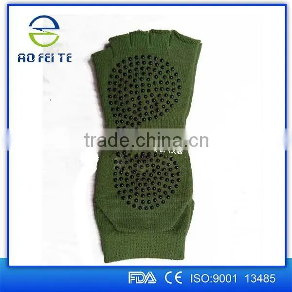 Best Selling Custom Fashion Men's Non-slip Socks photo-3