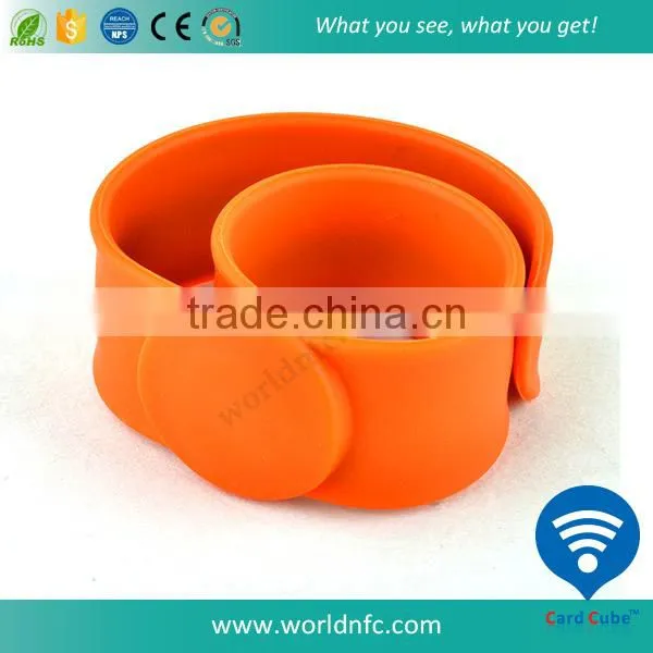Waterproof New Model PVC RFID Wristband With NTAG216 Chip photo-2