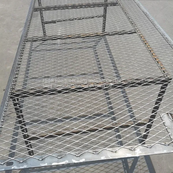 Diamond Expanded Wire Mesh Fence photo-4