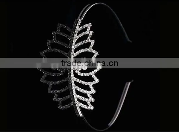 Handmade Luxury Wedding Rhinestone Bridal Crystal Tiara Bridal Crown photo-4