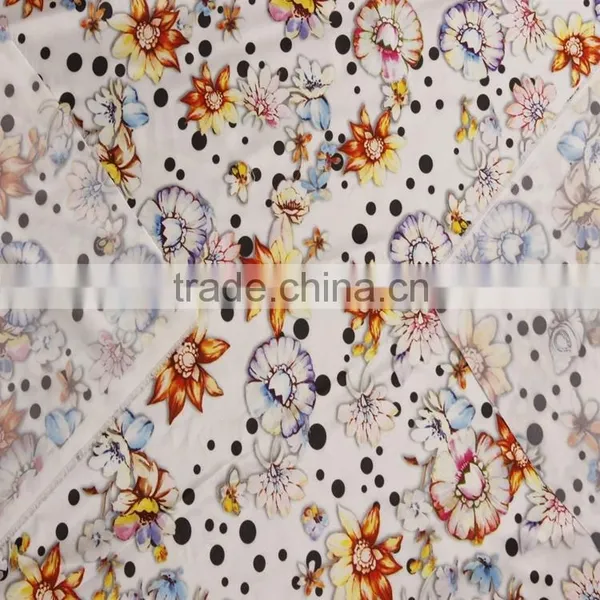 Flower Designes of Digital Print Cotton Woven Fabric Textiles for Girl Dress photo-4