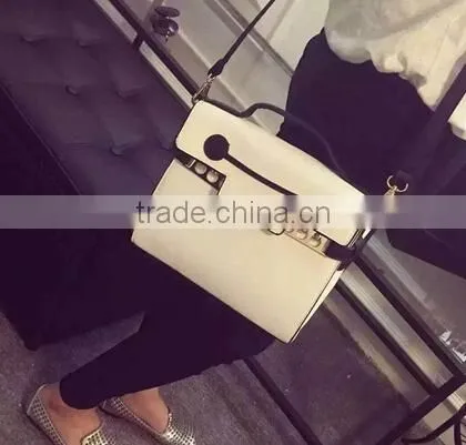 DY0113Z Europea Fashion Ladies Sweet Black and White Messenger Bag photo-2